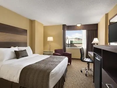 Days Inn By Wyndham Calgary South Hotel