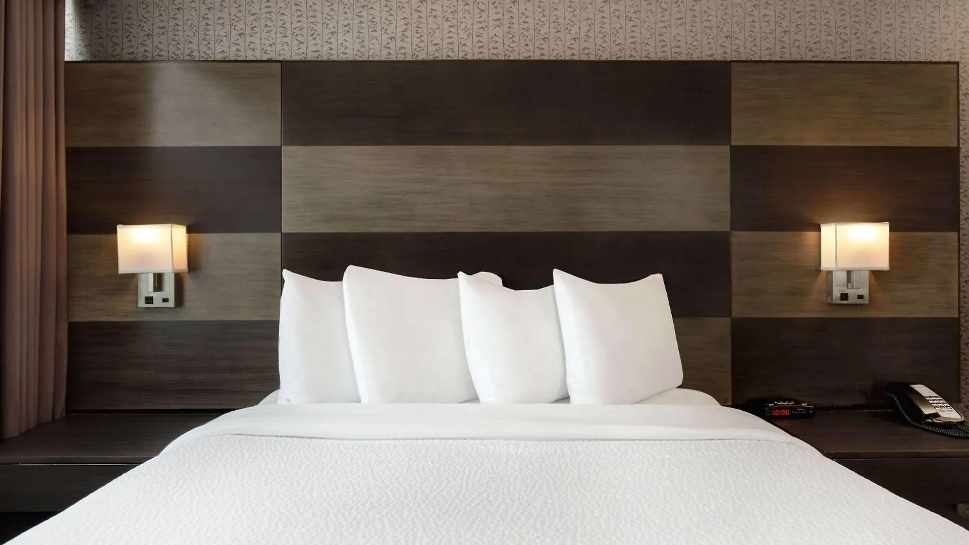 Days Inn By Wyndham Calgary South 3*,